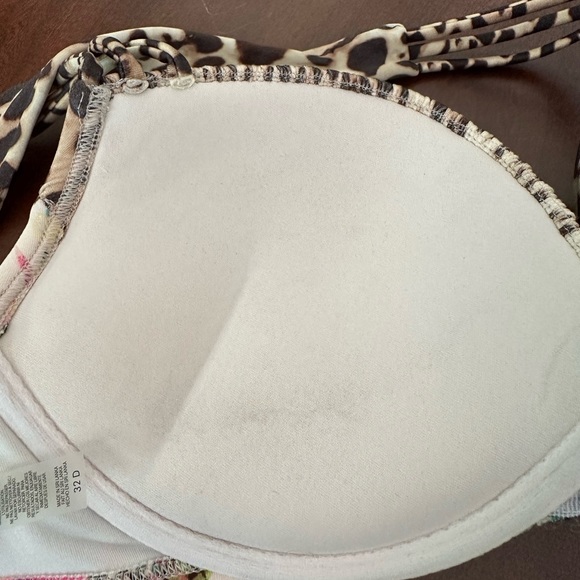 Victoria Secret mega push up bikini 32/D top & medium bottoms - Picture 5 of 9